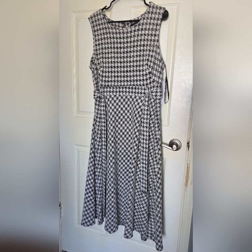 NWT Andrew Marc Elegant Black and White Houndstooth Sleeveless Dress Sz 16